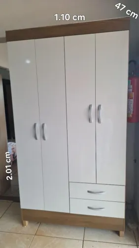 Guarda roupa 4 portas 2 gavetas