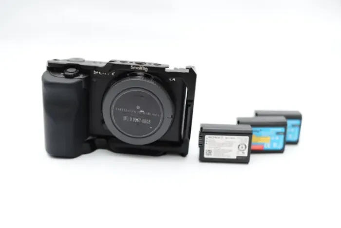 Câmera Sony ZVE10 + 3 baterias + Cage