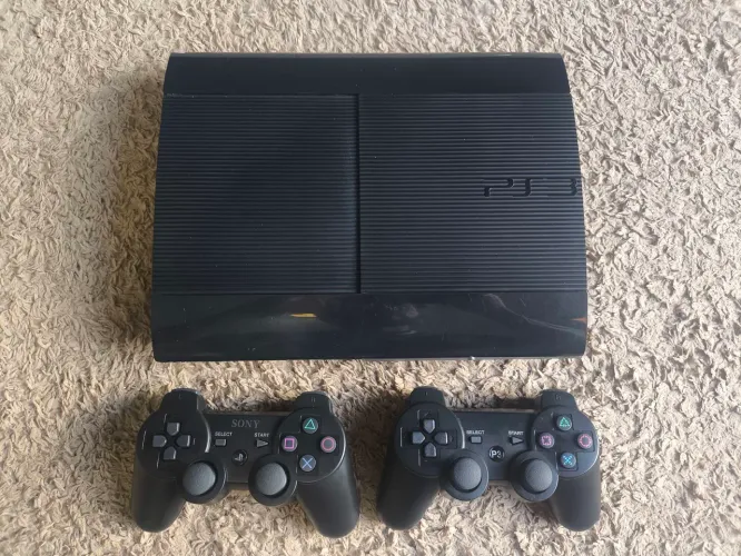 Ps3 super slim impecável 2 controles novos+10 jogos baixados 