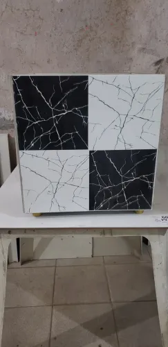 Vaso quadrada mesclado branco e preto, tm : 47x47x47cm
