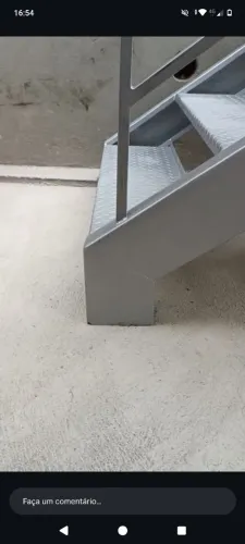 Escada estrutura metálica 