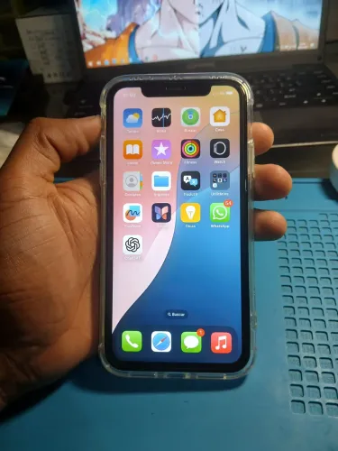 ? iPhone 11 64GB - Muito Conservado