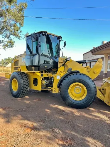 PÁ CARREGADEIRA CATERPILLAR 924K