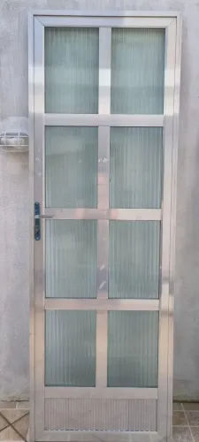 Porta em Alumínio