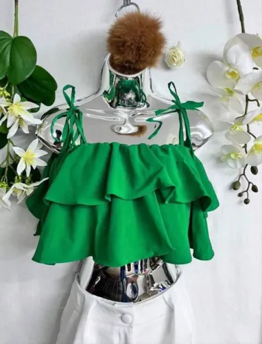 Cropped em camadas com amarração