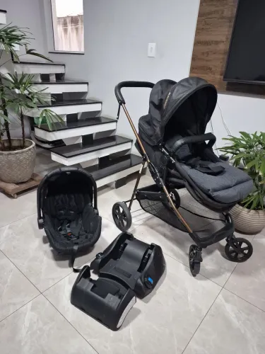Kit carrinho, bebê conforto e base Galzerano