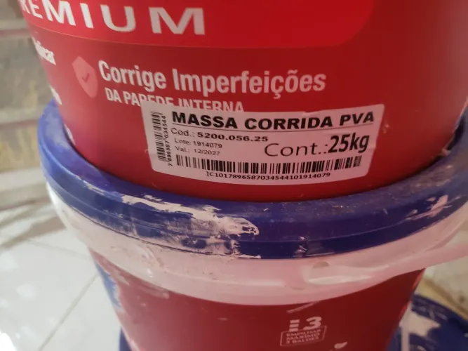 Massa acrílica