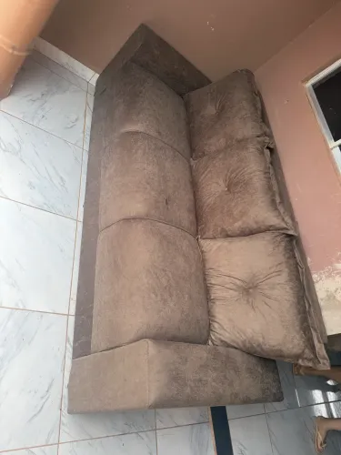 Sofá 2 metros com puff simples 