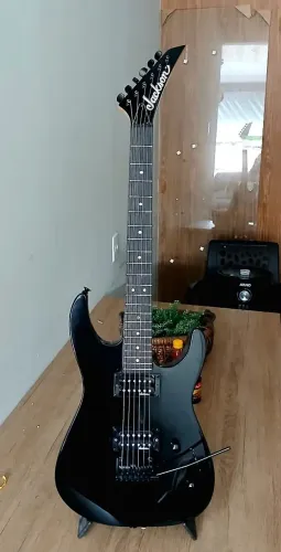 Guitarra Jackson JS11