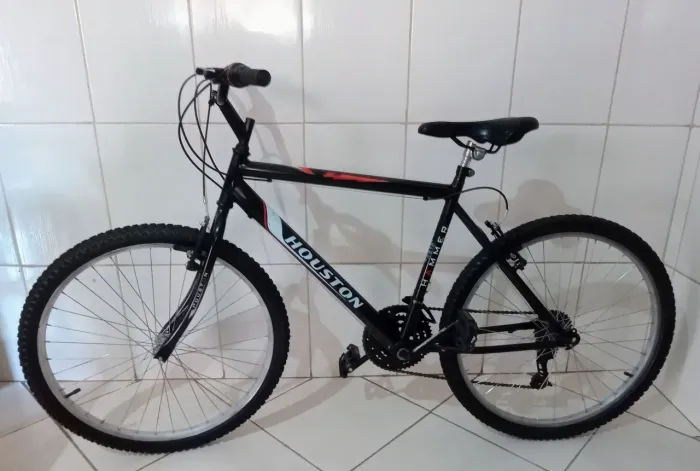 Bike Houston aro 26 21v ! Aceito cartão!