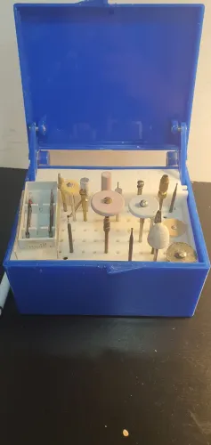 Vende broqueiro com brocas
