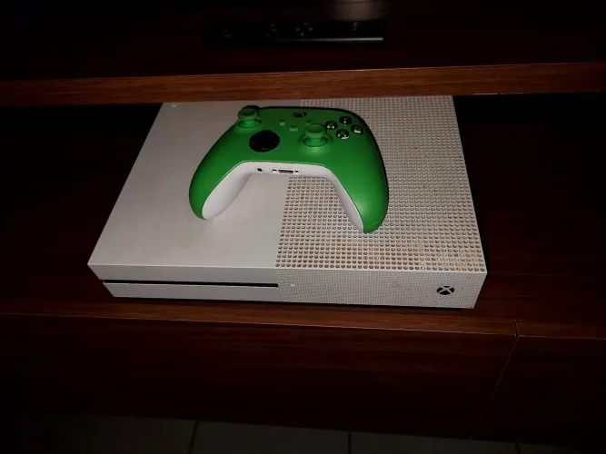 Vende-se ou troca Xbox One S em Ps4
