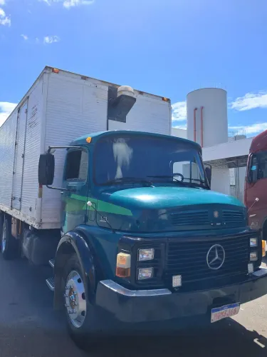 1113 truck baú 