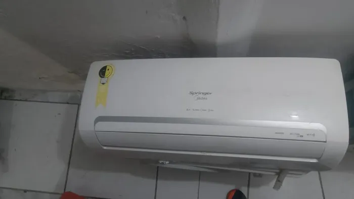2 Ar condicionado pra vender 600 reais cada