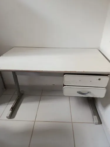 MESA DE ESCRITORIO