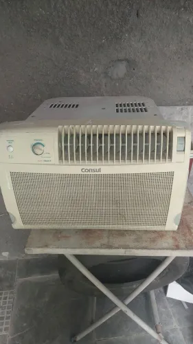 Vendo ar condicionado 7.500 Btu. Funciona perfeitamente.