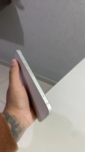 iPhone 16 e