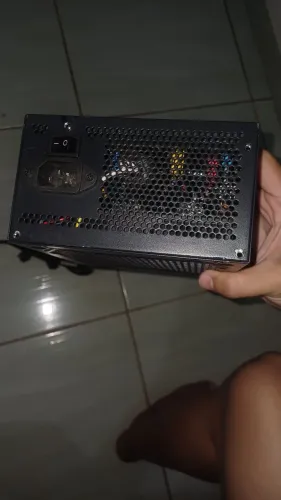 Fonte redragon rgps 600w com defeito