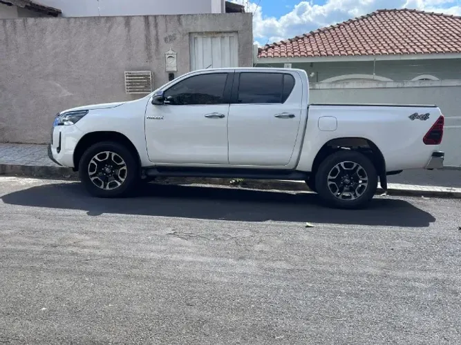 Toyota Hilux CD SRX 4X4 2.8 TDI 16V Diesel Aut. 2021