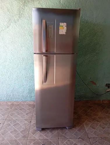 Geladeira Electrolux Frost Free inox 371L