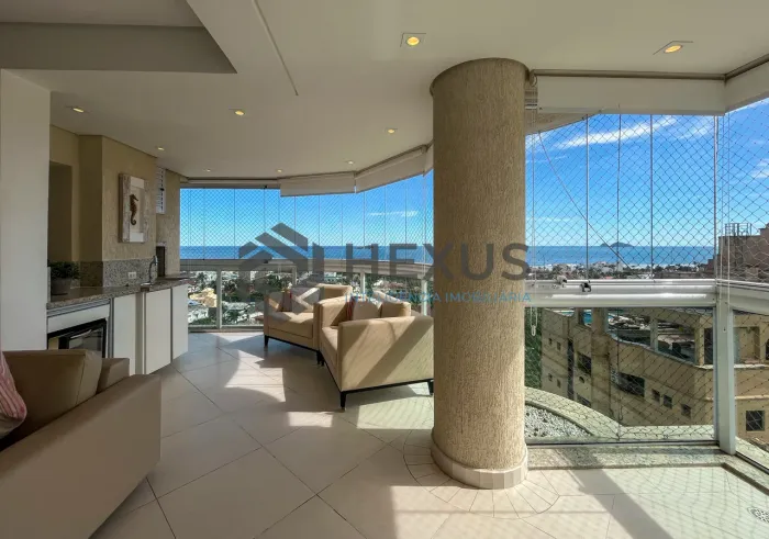 Apartamento com varanda gourmet vista mar e lazer na Praia da Enseada, Guaruja