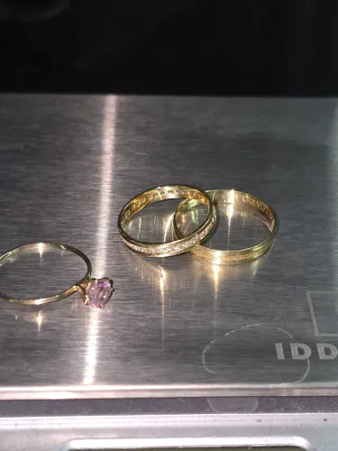 Par de alianças + solitário em ouro 18k