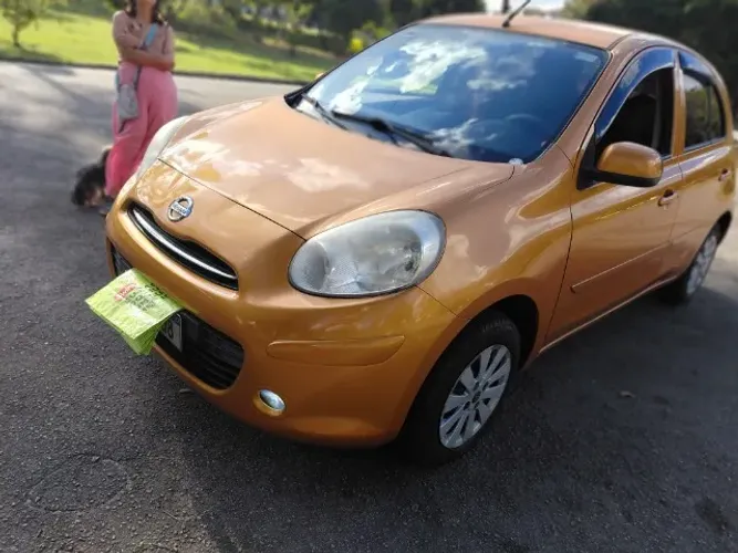 Nissan March 1.0 16V Flex Fuel 5P 2012