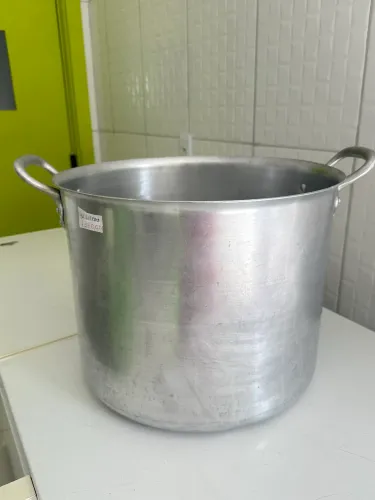 Panela em alumínio 38L