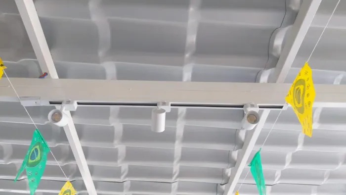 Trilho de 1 m branco com 3 lâmpadas 