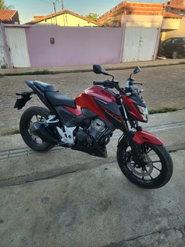 CB 300F Twister