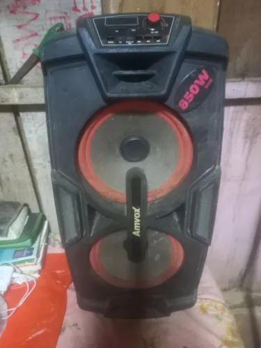 Ela está prestando porém só toca no carregador