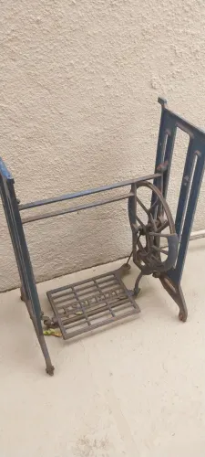 Pe de máquina antigo não faço entrega retirar no local