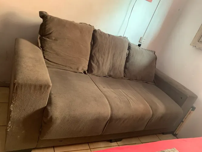 Sofá 3 lugares Cinza Usado