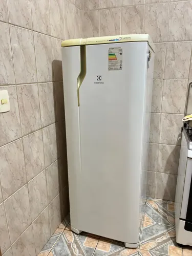 Geladeira Electrolux frost free branca - Usada