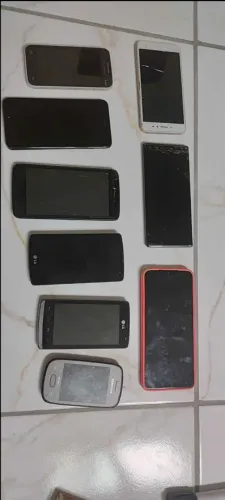 Lote de celulares quebrados
