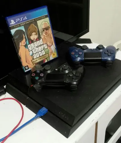 PS4 2 MANETES 1 GTA 5