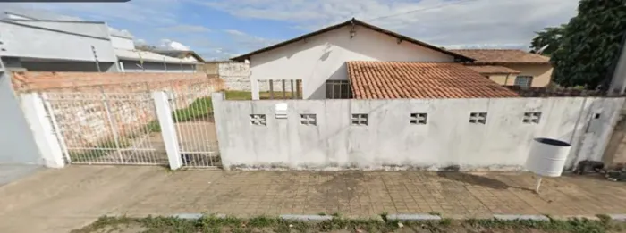 Aluga-se Casa no bairro Aparecida, 2 quartos, 2 banheiros