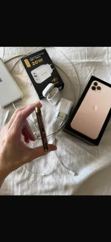 Celular IPhone 11 PRO MAX 256GB apenas um dono comprado nos EUA totalmente original