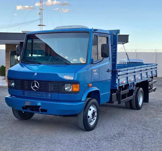 MERCEDES 710 2011?