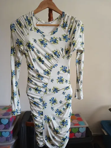 Vestido de malha confortável, forrado, em ótimo estado , marca Agatha., tamanho P