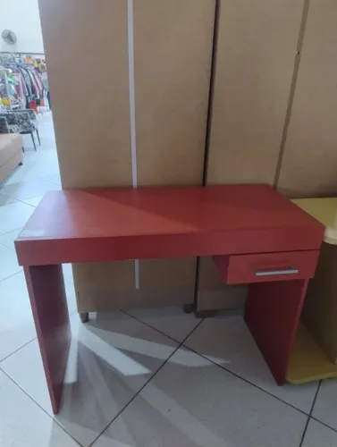 Escrivaninha 1 Gaveta