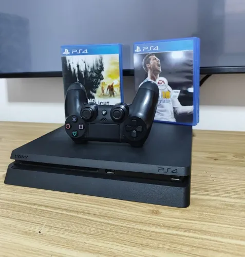 PS4 Slim 500gb + 2 jogos