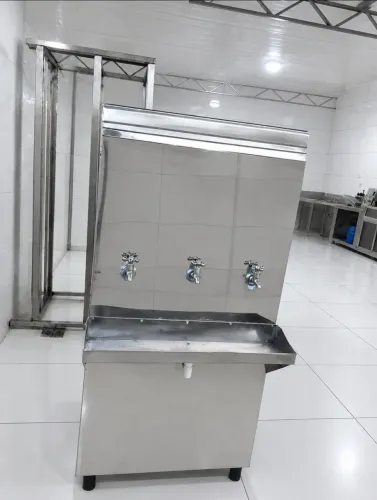 Bebedouro de 100L 3 Torneiras