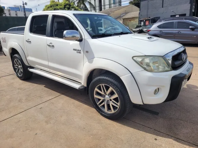 Toyota Hilux CD D4-d 4X4 2.5 16V 102cv TB Dies. 2009