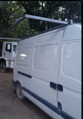 Vendo casco de van para trabalho