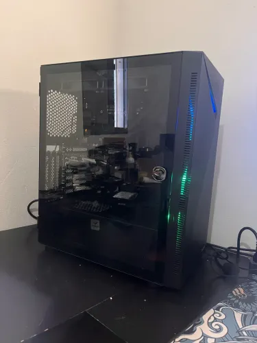 PC Gamer | RX 580 8GB | 16GB RAM (2x8)| Water Cooler