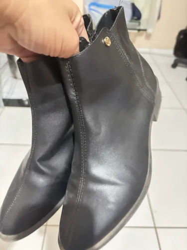 Vendo bota preta feminina