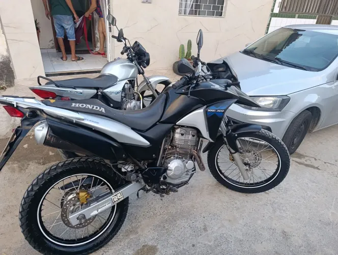 Vendo ou troco XRE 300 com 150
