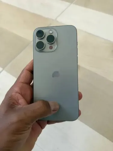 IPHONE 15 pro 512 GB