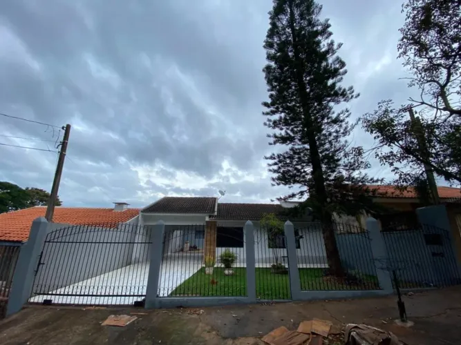 Casa para alugar em Maringá, Conjunto Habitacional Requião, com 3 quartos, com 97.86 m²